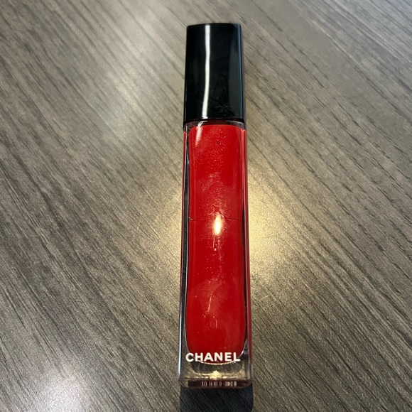 Chanel lipgloss - Picture 1 of 3